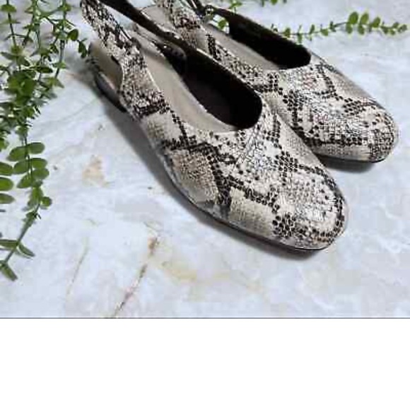 Clarks collection taupe snake New sling back shoes. - Picture 2 of 10